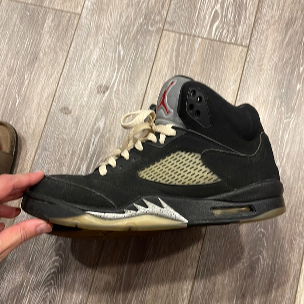 Jordan V metallic silver
